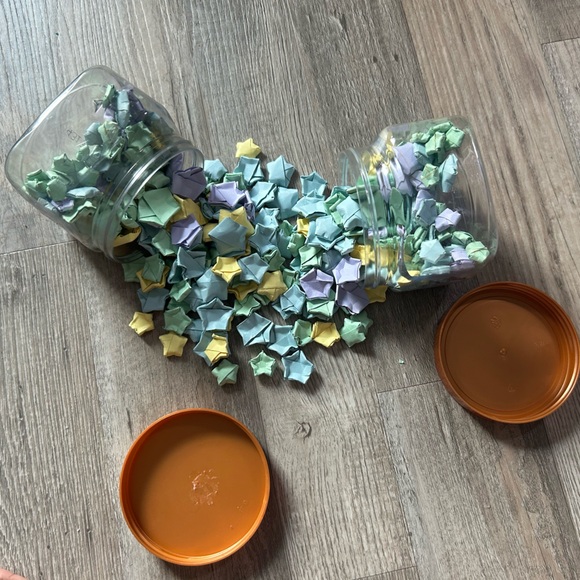 Handmade Assorted Paper Stars - Picture 4 of 6